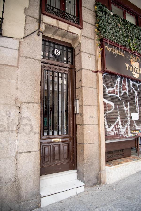 Disfruta, en la misma Plaza Mayor bonito y amplio Madrid Exterior foto