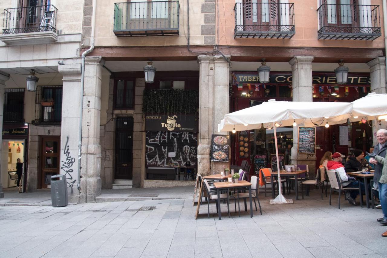 Disfruta, en la misma Plaza Mayor bonito y amplio Madrid Exterior foto